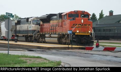 BNSF 9185, front view